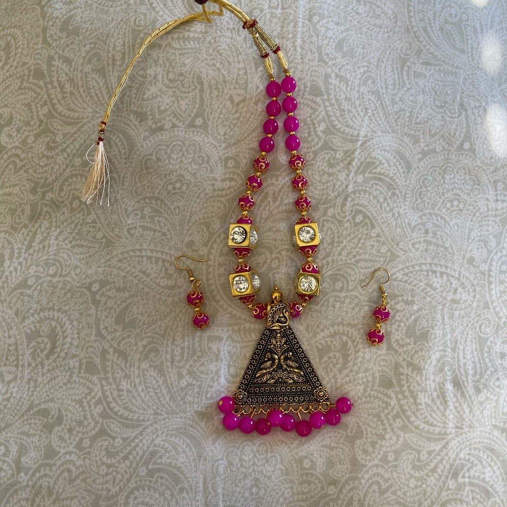 Necklace - Picture 4 of 4